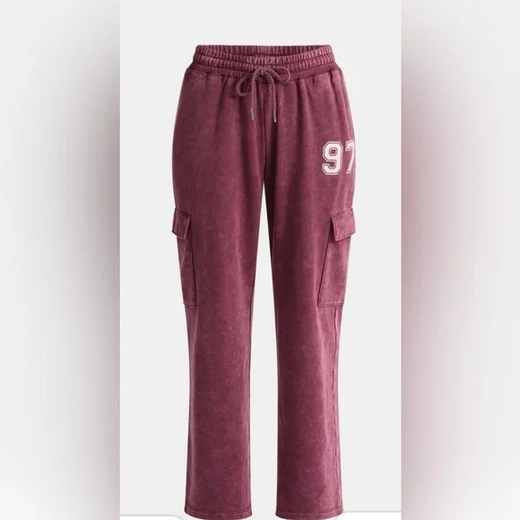 No Boundaries Mineral Wash Cargo Sweatpants For Women In Dark Cherry. - Picture 3 of 6